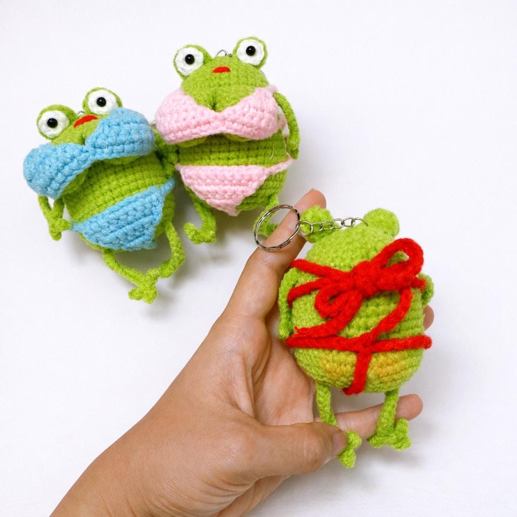 Handmade Crochet Funny Frog Keychain, Cute Frog Bag Charm, Amigurumi Frog Plush, Kawaii Gift for Her, Frog Lover Gift, Bag Decoration