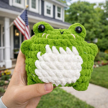 Chubby Crochet Frog Keychain, Frog Lover Gift – Cute Crochet Keychain, Crochet green frog, bag decoration